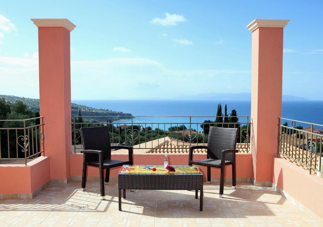 Provenzo And Meliti Villas Lourdata  Exterior foto